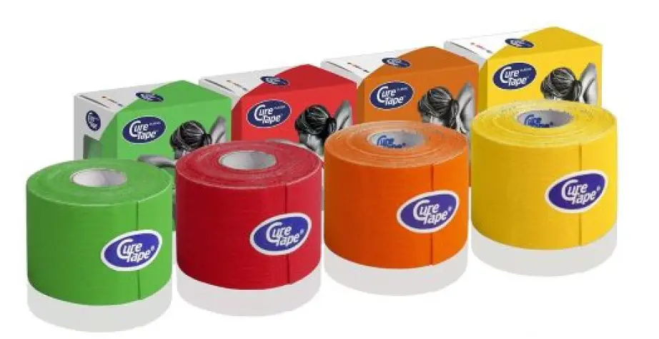 Kineziološki trakovi CureTape v različnih barvah, ki služijo estetskemu videzu