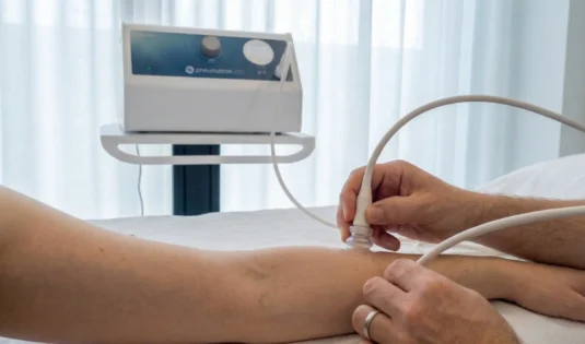 pnevmatska pulsacijska terapija Pneumatron 200 fizioterapija roke