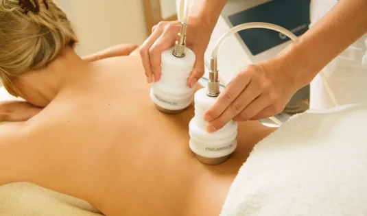 Pneumatron 200 terapija fascije na hrbtu fizioterapija